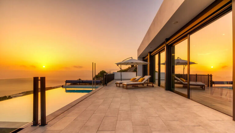 Villa mit Infinity-Pool, buchbar bei Clarioso.
