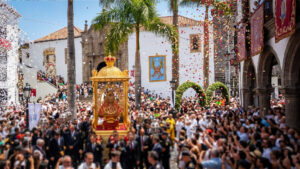 Bajada de la Virgen de las Nieves — die Herabführung der Schutzpatronin von ihrem Bergheiligtum in die Hauptstadt