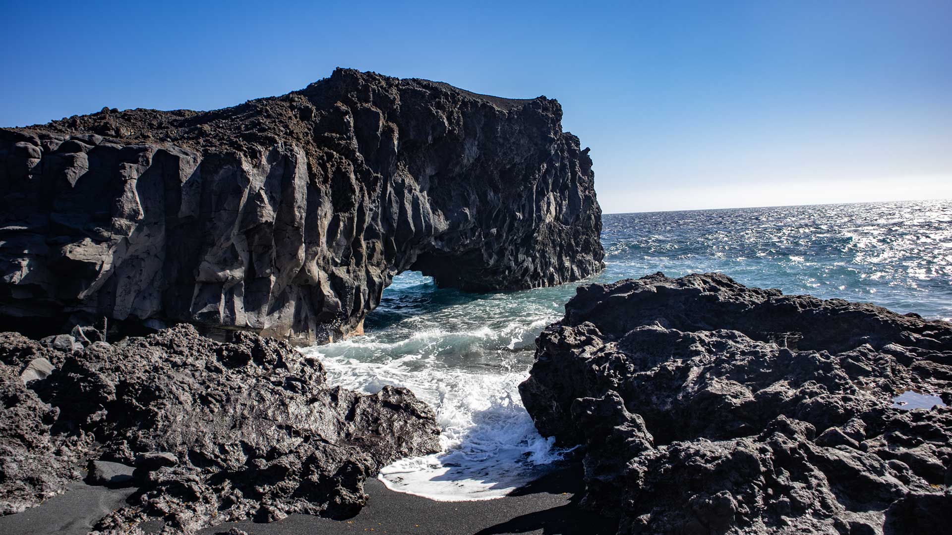 Basaltbogen an der Playa de Las Cabras – Naturschauspiel an La Palmas Südspitze