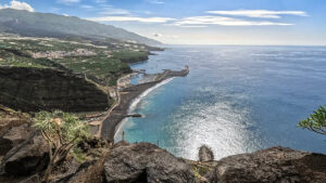 Blick nach Puerto de Tazacorte vom Mrador de la Punta de Atlantico auf La Palma