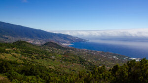 Blick über die Ostküste von Breña Baja bis Santa Cruz de La Palma.