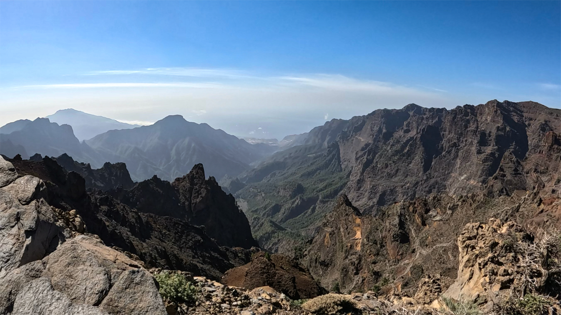 Vom Gipfel des Roque de los Muchachos auf 2.426 m öffnet sich ein 360-Grad-Panorama über La Palma