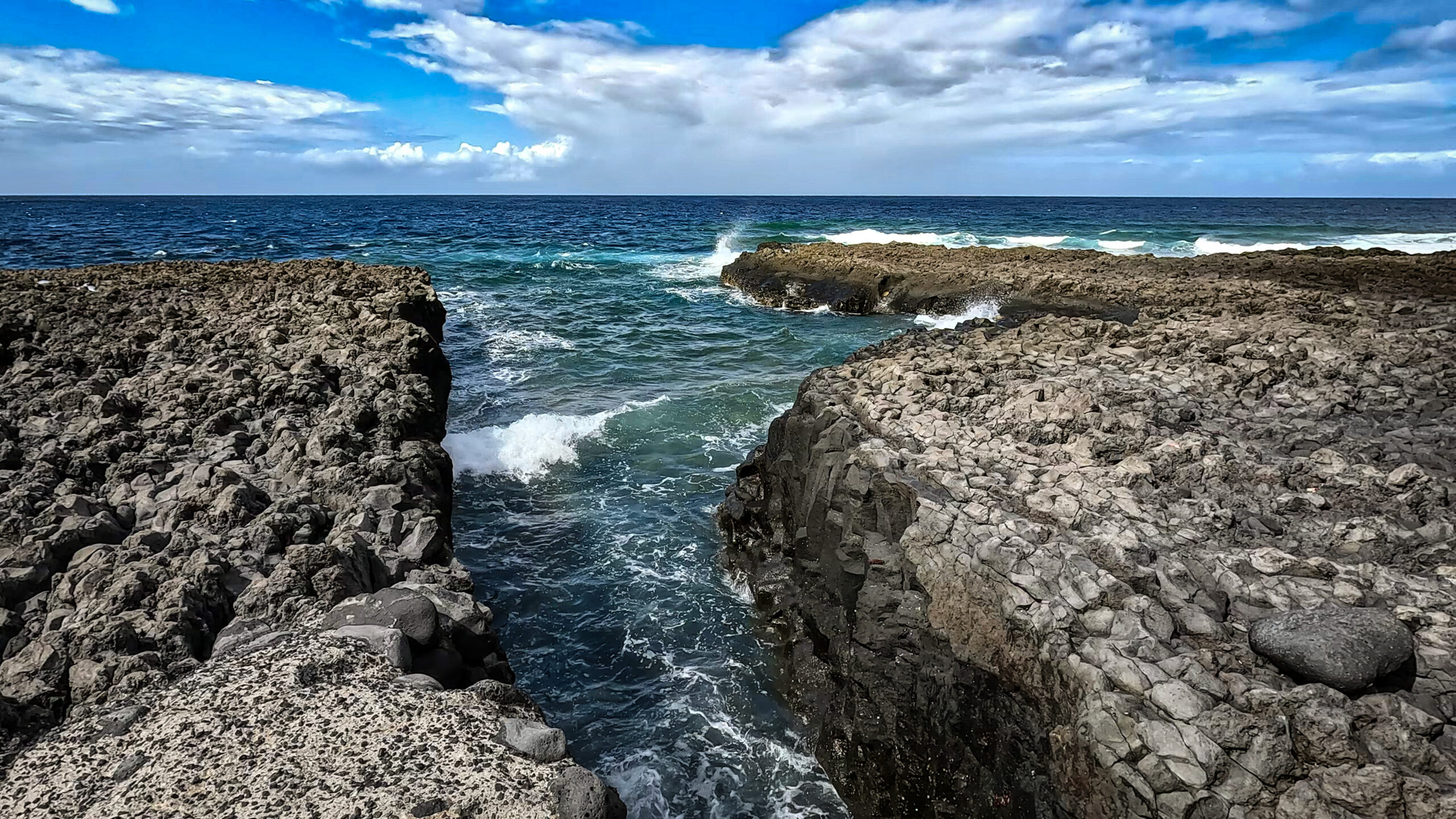 Die Lavaküste bei El Remo an der Westseite La Palmas