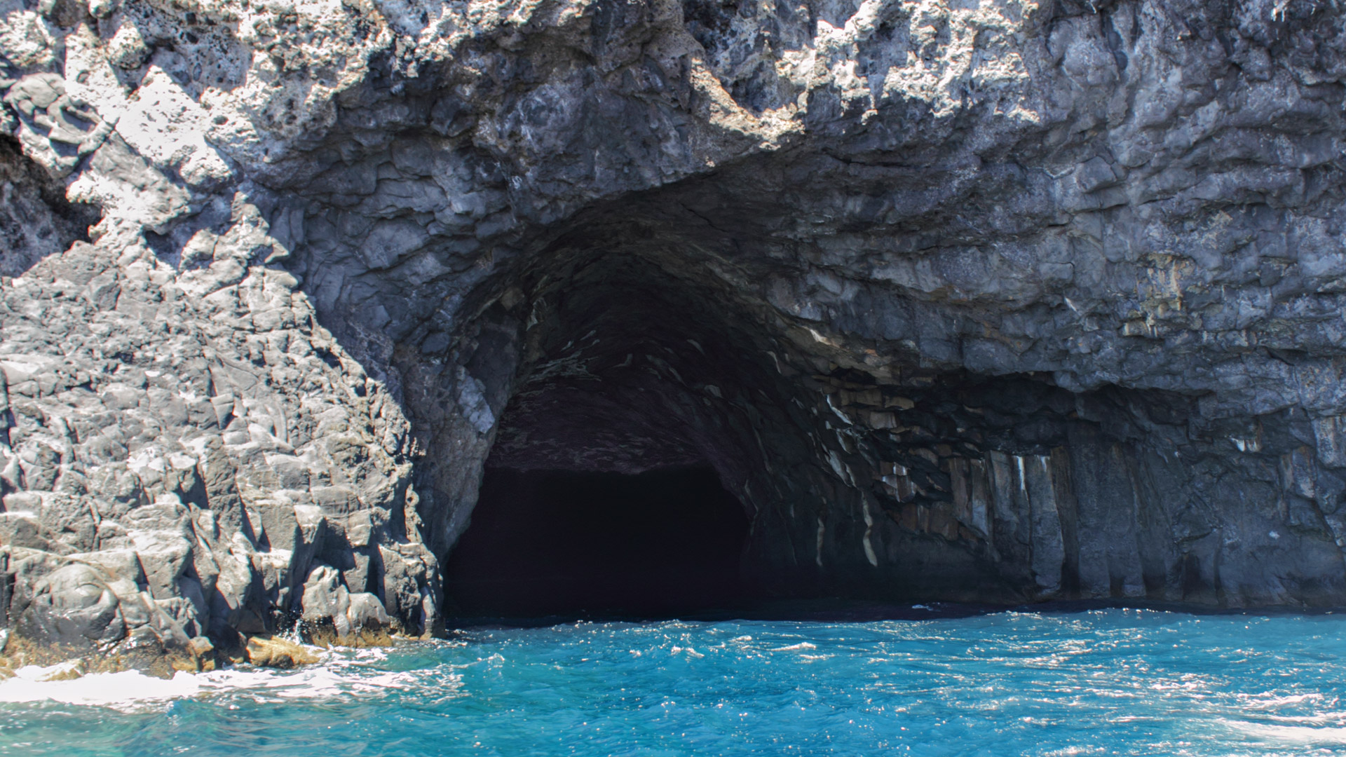 Die Meereshöhle Cueva Bonita bei Tijarafe, La Palma