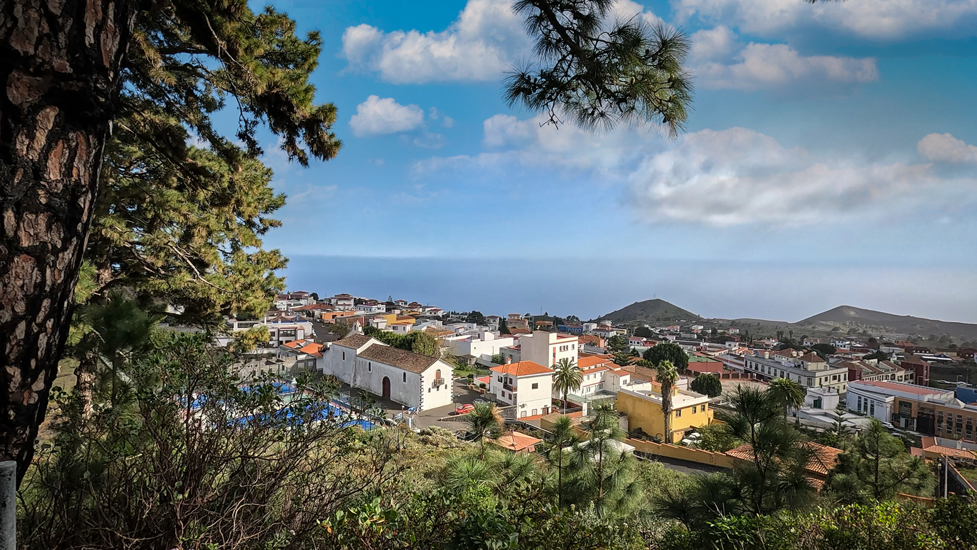 Blick über Fuencaliente – Weinberge, Salinen und Atlantikküste im Süden La Palmas.