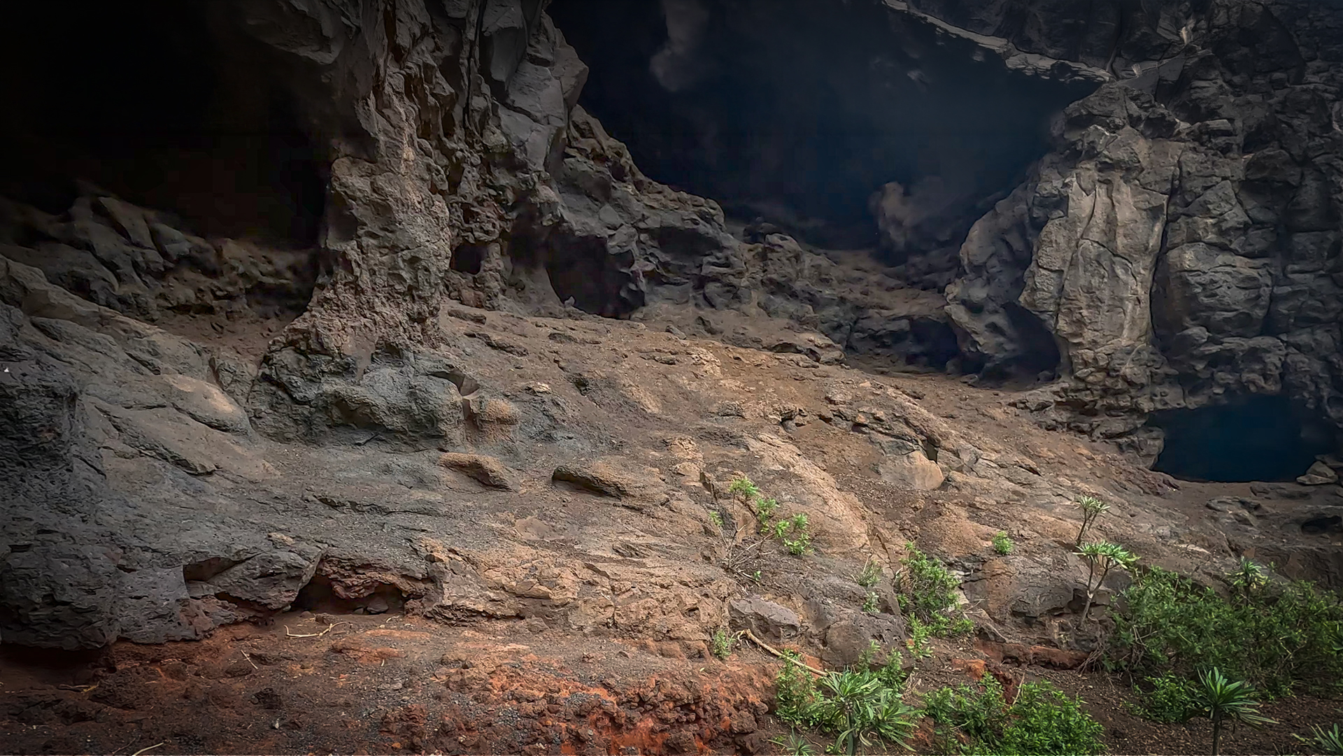 Die Höhlen und Felsüberhänge im Barranco Fagundo
