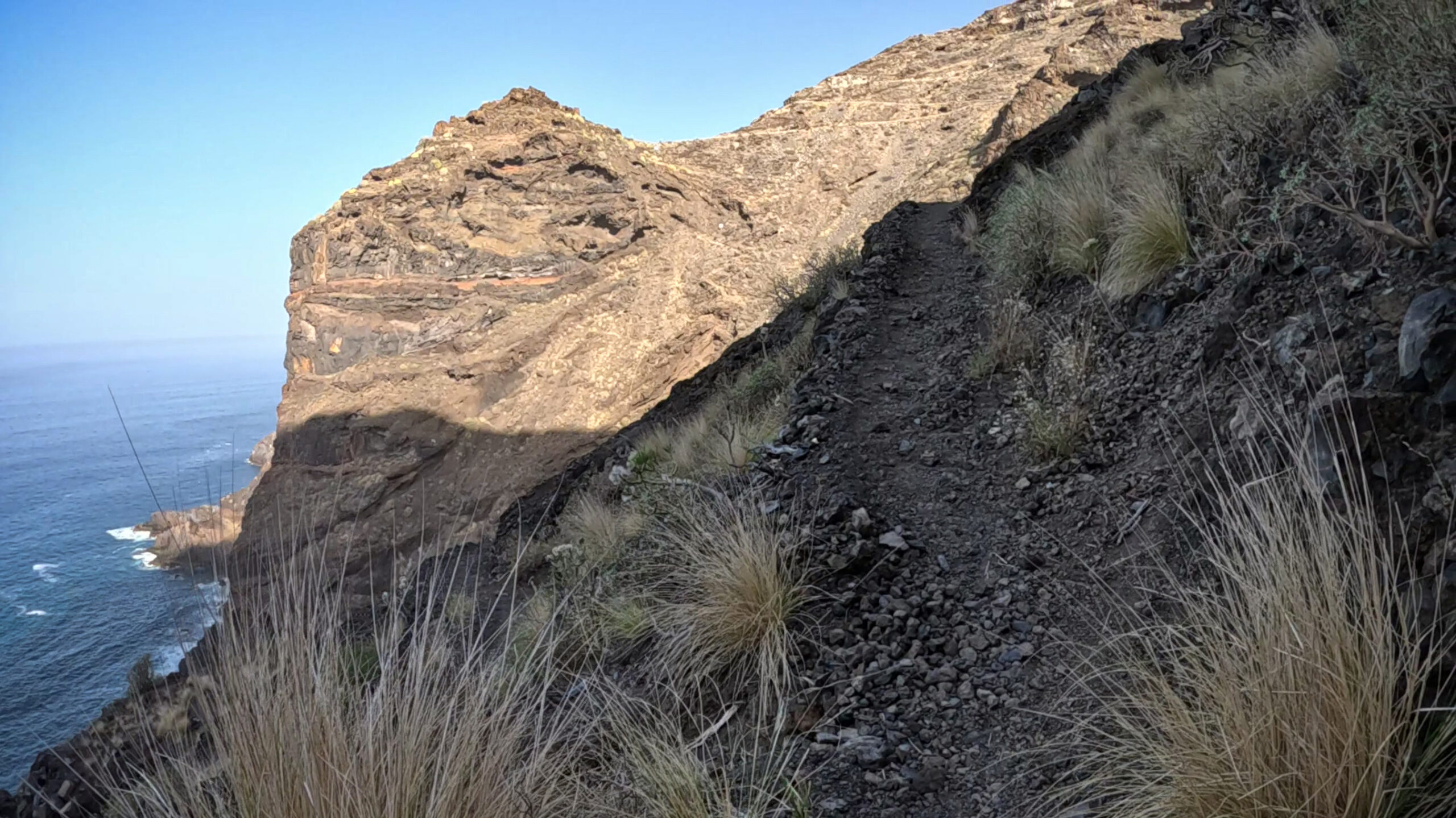 Abstiegsweg am Steilhang des Barranco del Jurado auf La Palma