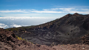 Lavasee Lavas la Malforada mit dem Montaña del Fraile