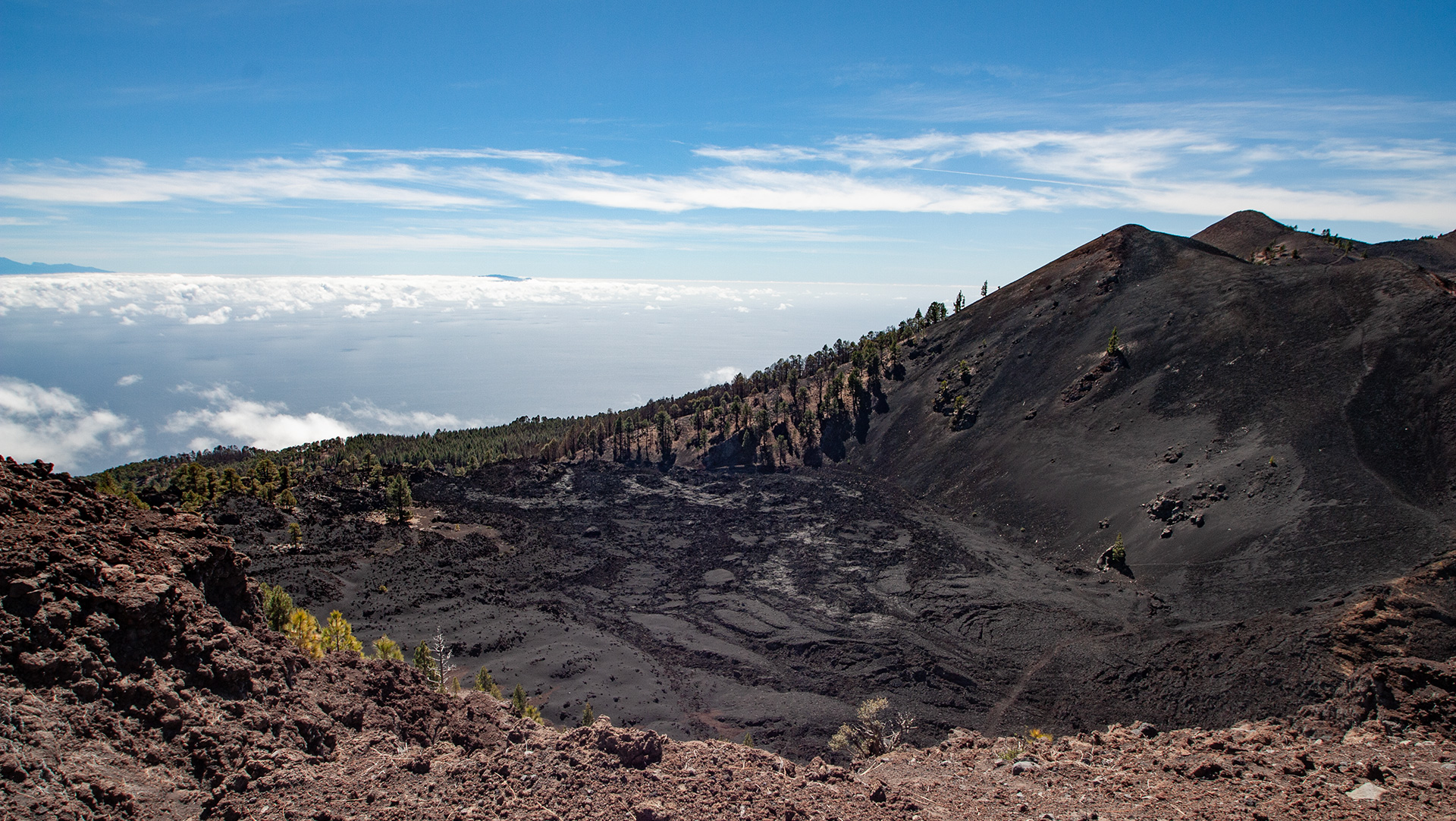 Lavasee Lavas la Malforada mit dem Montaña del Fraile