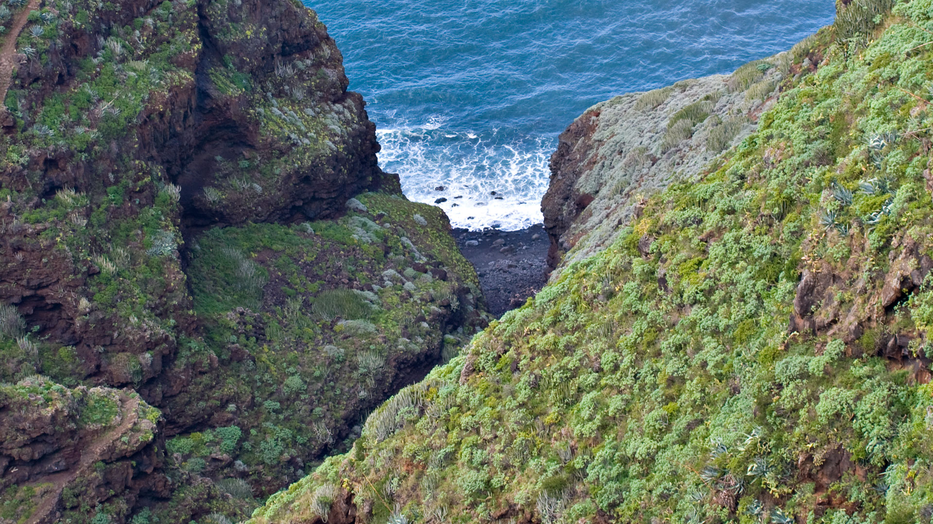 Mündung Fagundo – Barranco trifft Atlantik
