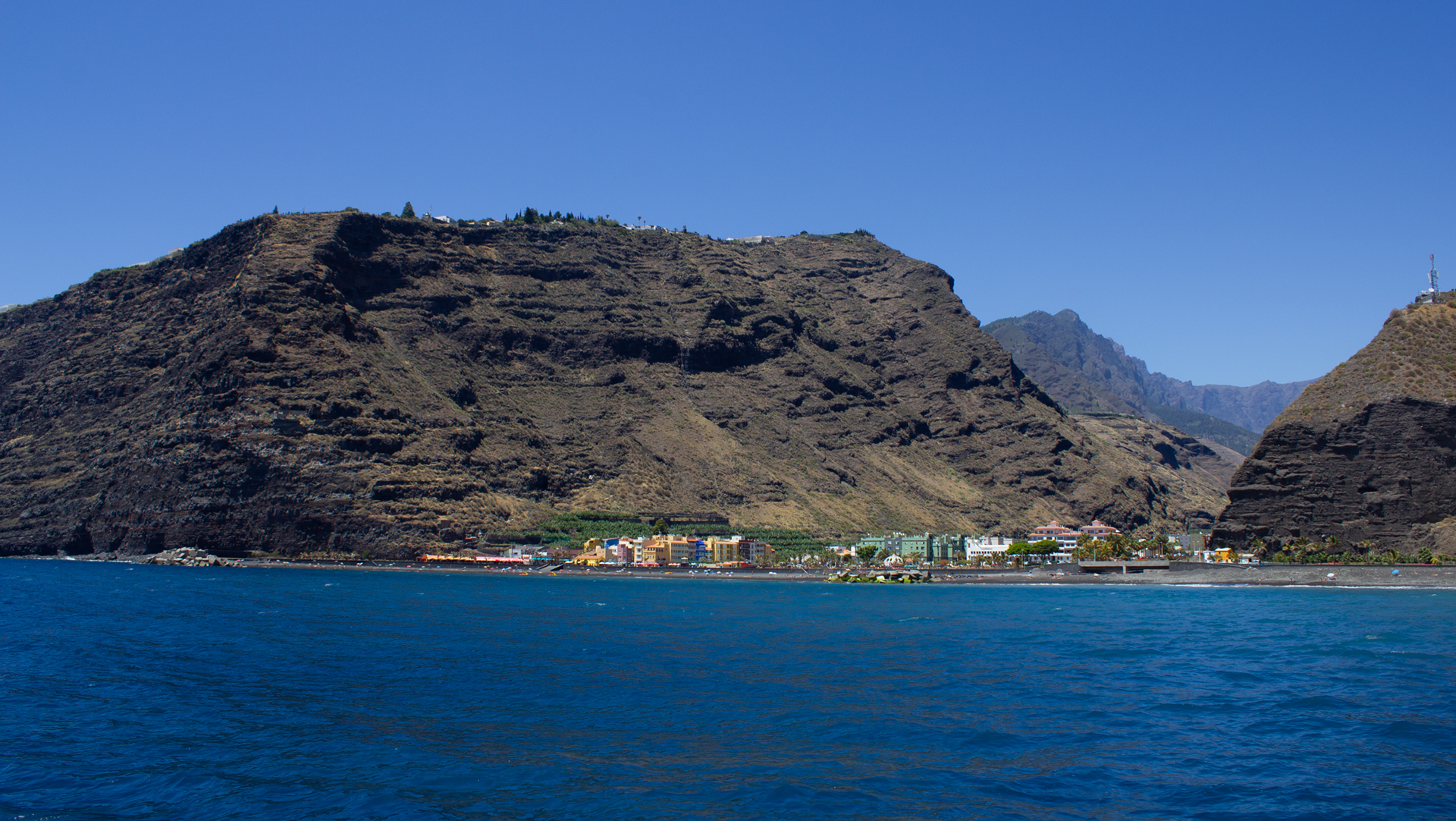 Vom Puerto de Tazacorte aus starten die Bootsausflüge entlang der Westküste La Palmas