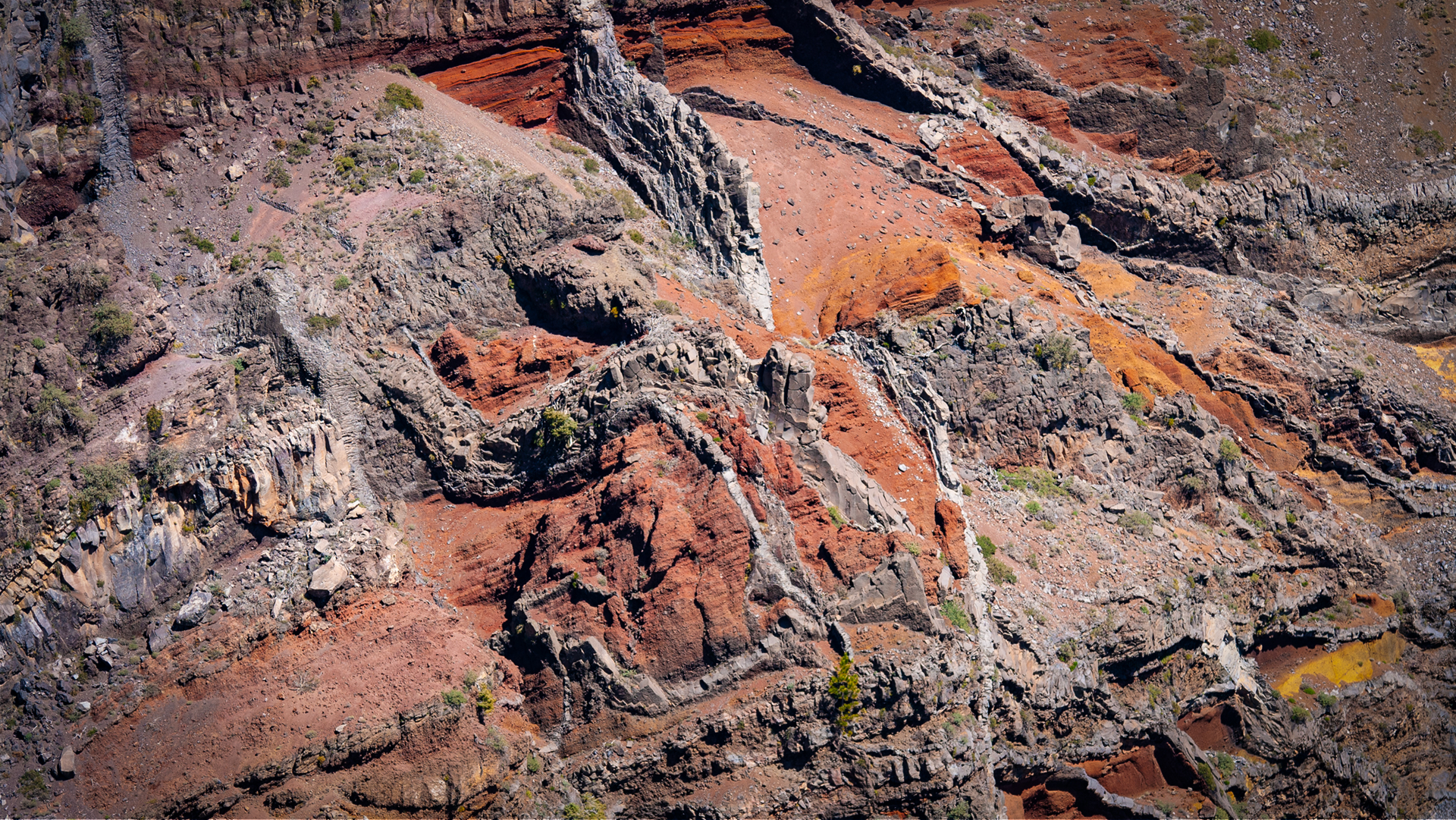 vulkanischen Sedimente und Spalten in der Caldera de Taburiente