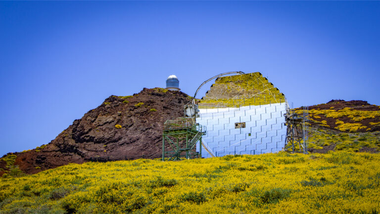 MAGIC-Doppelteleskop des Astrophysischen Observatoriums auf La Palma