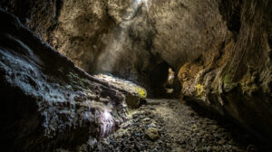 Die Cueva de las Palomas ist eine der längsten begehbaren Lavahöhlen La Palmas