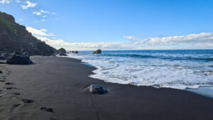 Playa de la Veta, La Palma – schwarzer Sand am einsamen Strand