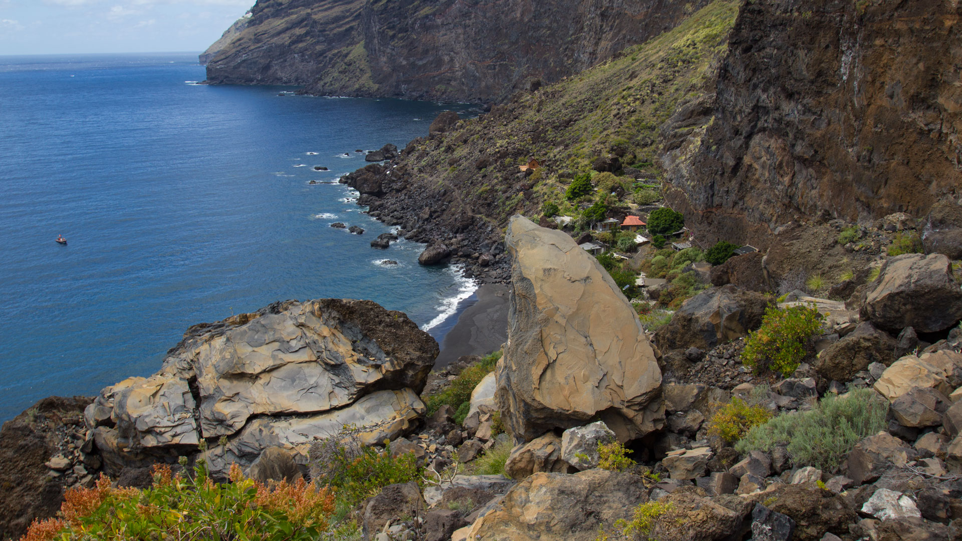 Wanderung an der Steilküste zur Playa de la Veta – schroffe Küstenkulisse La Palmas