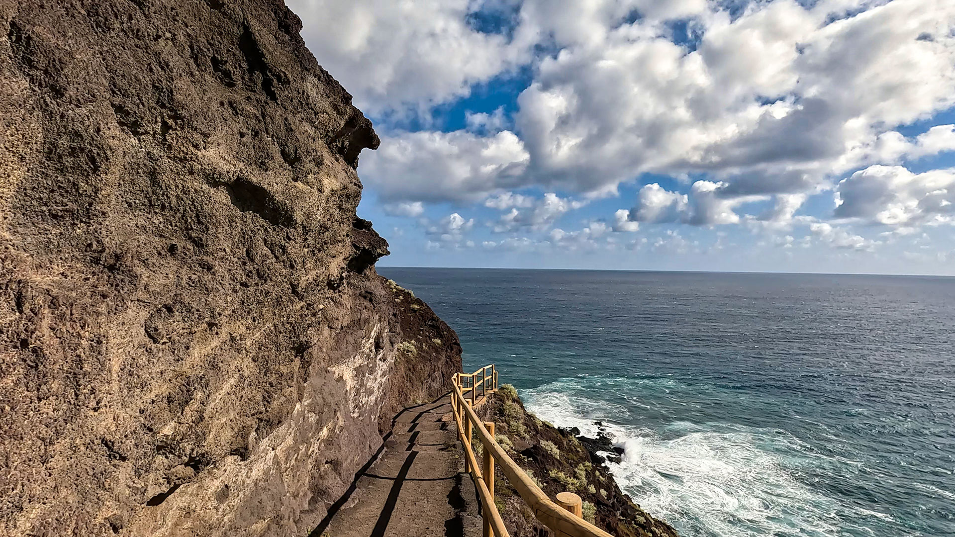 Playa de Nogales, La Palma – steiler Klippenpfad zum wilden Strand