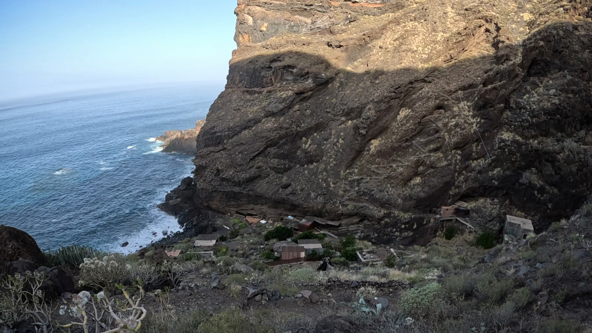 Das Wochenenddorf Playa del Jurado – lokales Küstenleben auf La Palma