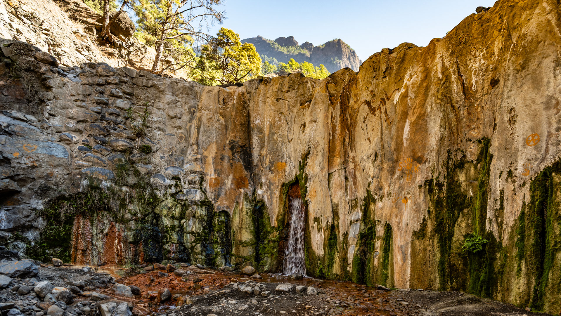 Cascada de Colores – der bunte Wasserfall der Caldera de Taburiente
